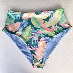 NWOT Billabong Reversible Bikini Bottom - Size M